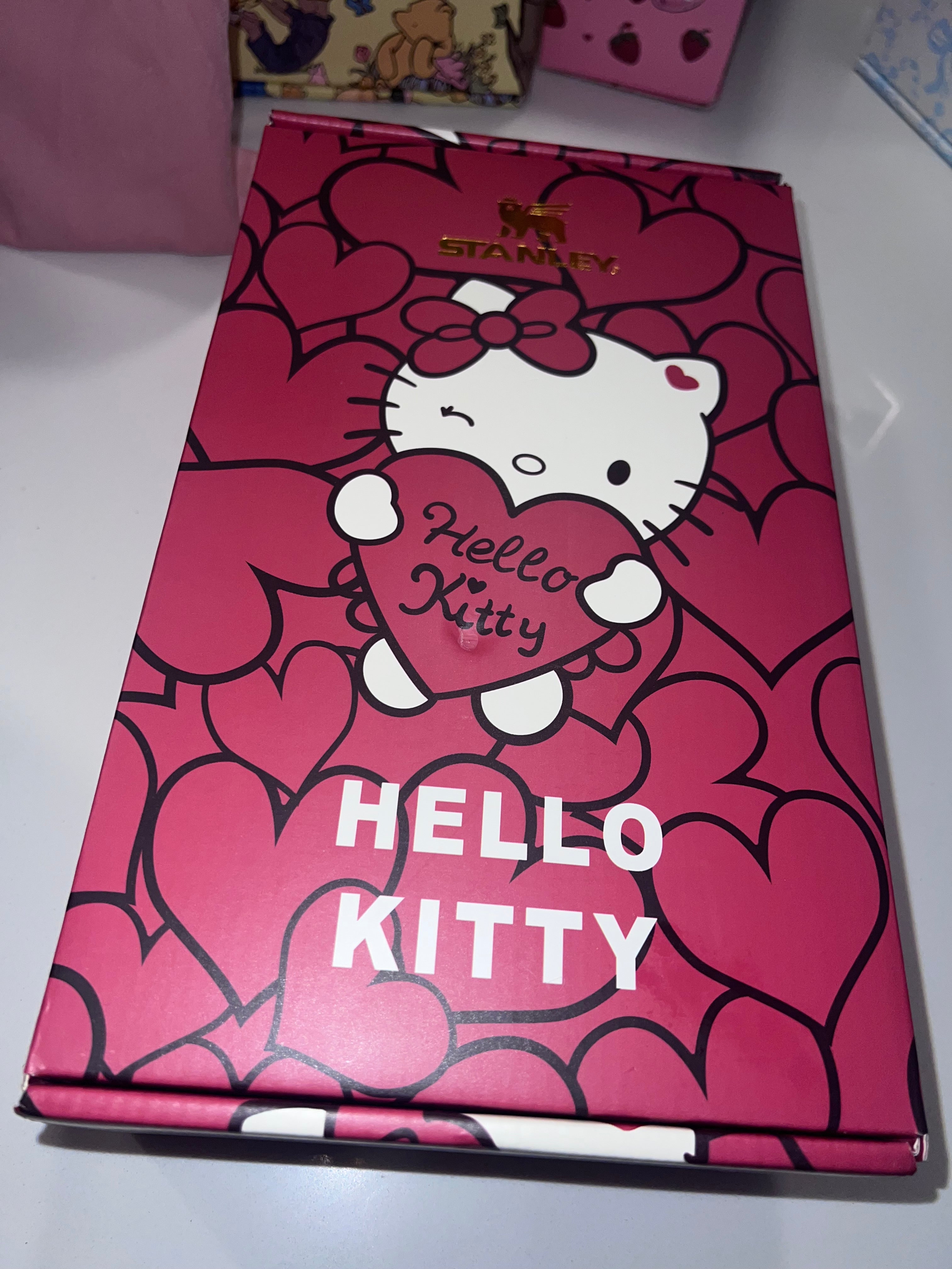 Stanley X Hello Kitty Sweet Hearts Glitter Tumbler [Limited Edition]