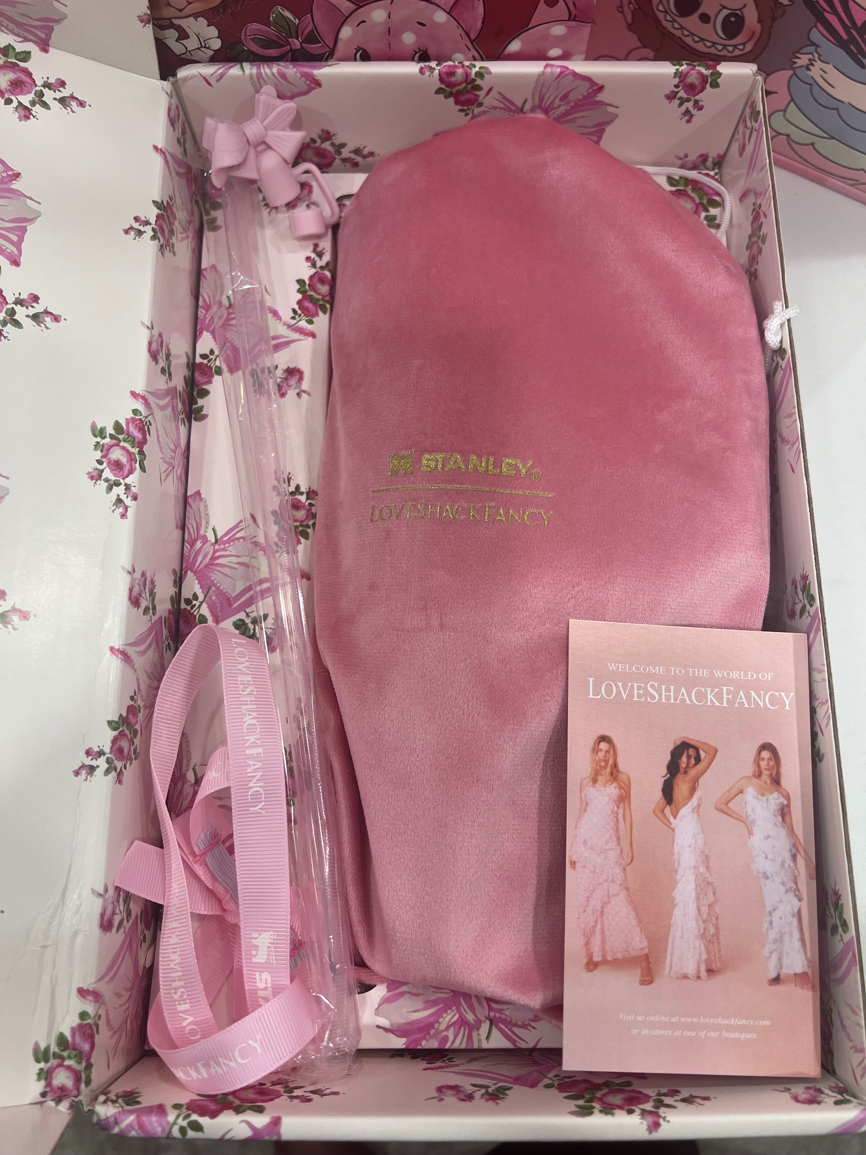 * * LIMITED EDITION * Stanley x LoveShackFancy - Pink Ribbon Rose 40 oz Quencher H2.0 FlowState Tumbler – 100% Authentic (New In Box)